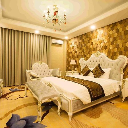 Anh Nguyet Hotel Ca Mau Экстерьер фото