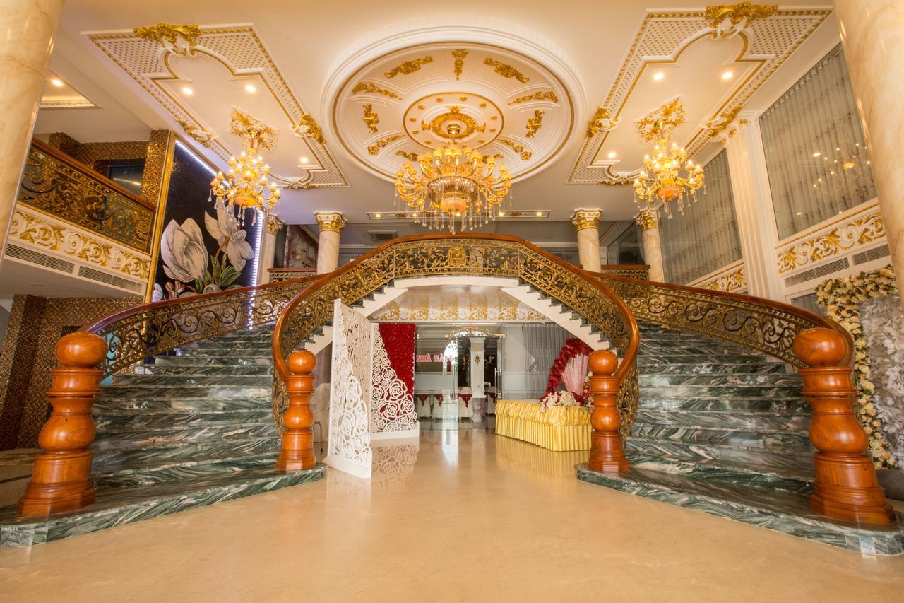 Anh Nguyet Hotel Ca Mau Экстерьер фото