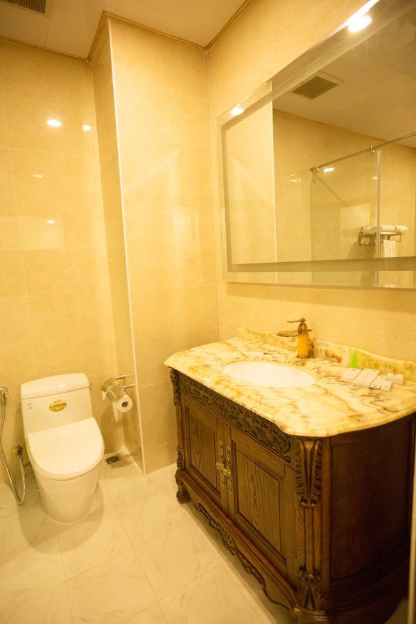 Anh Nguyet Hotel Ca Mau Экстерьер фото